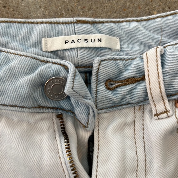 Pacsun girls/teen/mom denim short. "Mom short 22" - Picture 2 of 10